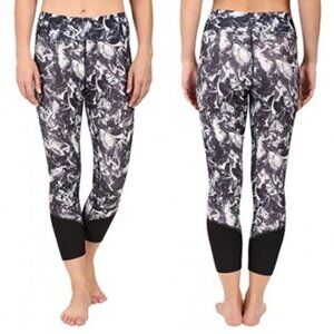 LOLE | "White Moving Sand" Chelsea Mid-Rise Capri Leggings | Size Small